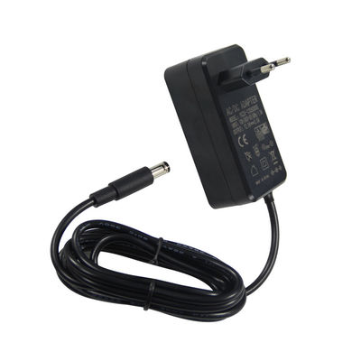 EU 벽 플러그 1M 22AWG 전원 공급 어댑터 12V 5A 5521Mm LED CCTV 카메라