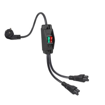 NEMA 5-15P에서 스위치 125V 10A와 함께 두 개의 IEC C5 전력 분할 장치