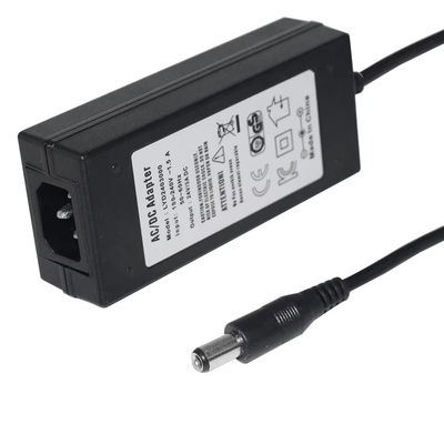 광출력 전압 240v 100 C14/C8/C6 전자 어댑터 다중 DC 포트 5.5*2.1 120W 전력 240V 대가용